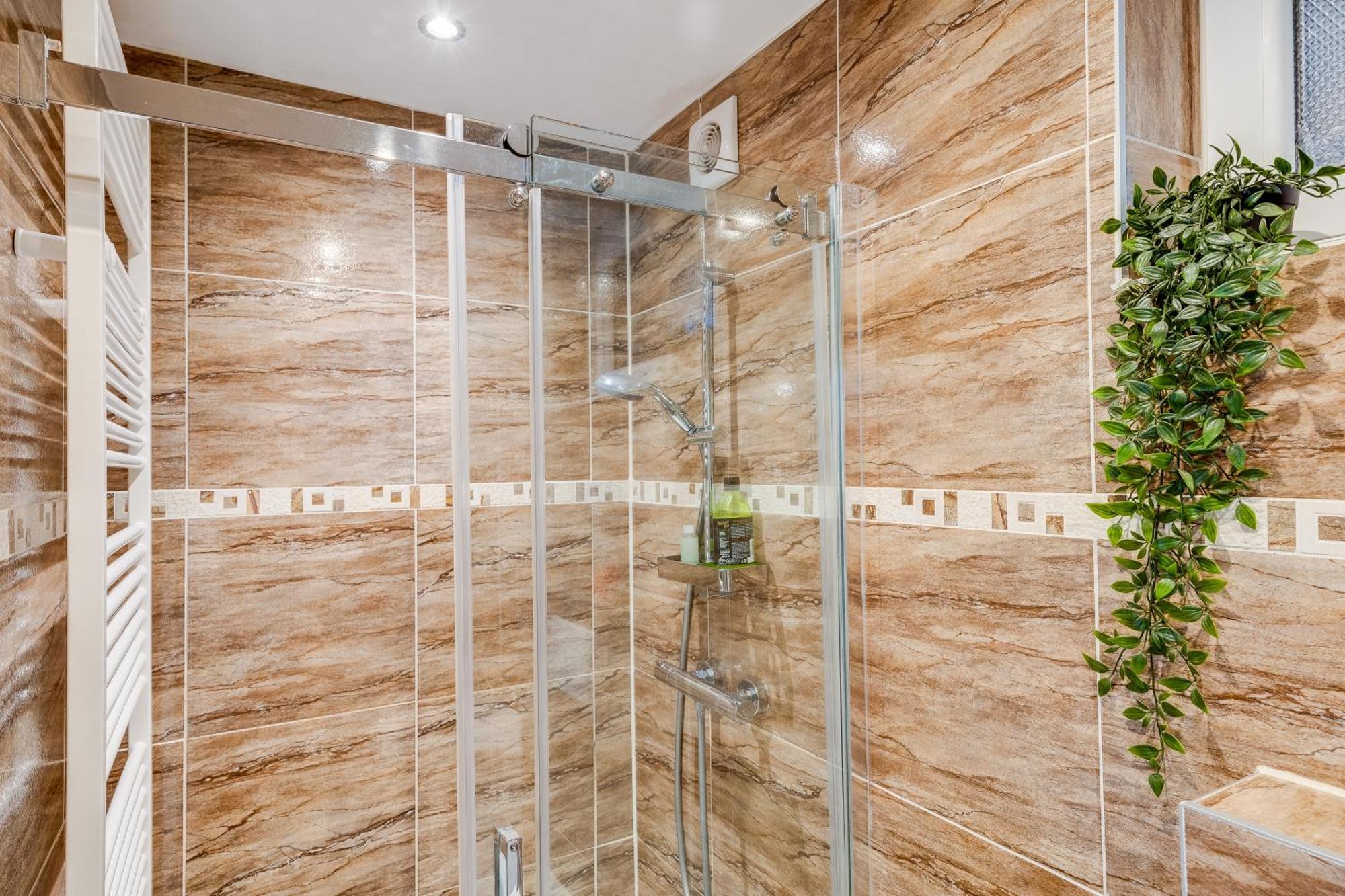 Luxe Wellness With Jacuzzi And Sauna *